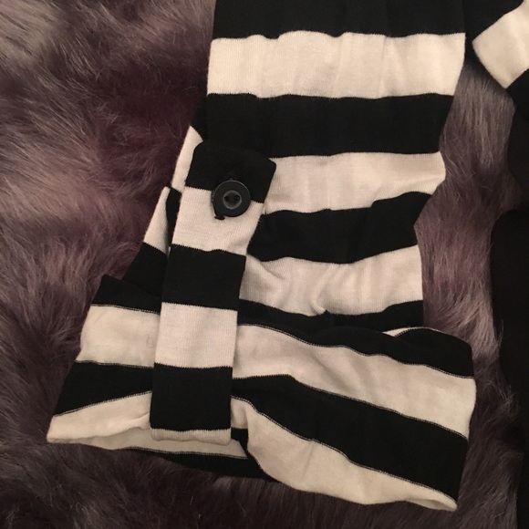 Long Sleeve or 3/4 Sleeve Striped Top. - Picture 6 of 8